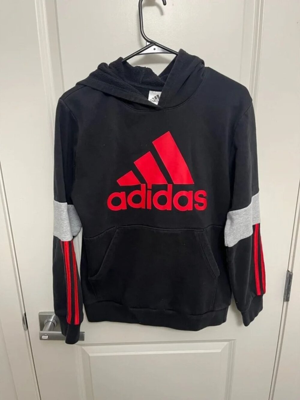 Adidas Black and Red Youth (boys) Hoodie in size L (14/16) - Picture 4 of 5